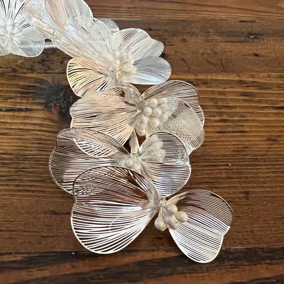 Silver Metal Floral Hair Accessory main image 4